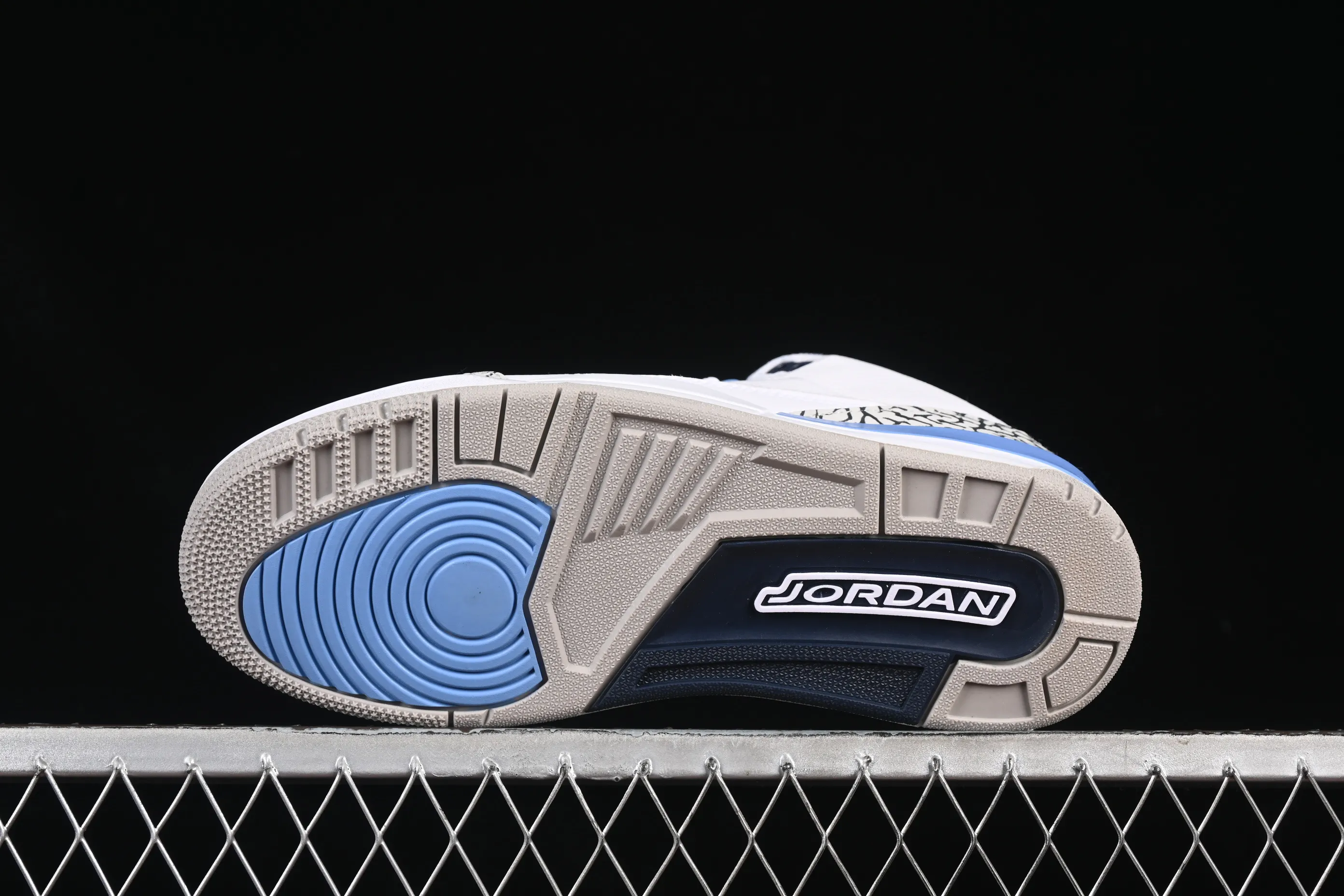 All categories Air Jordan Jordan series basketball shoes Air Jordan 3 Air Jordan 3 UNC AJ3 Joe 3 North Carolina blue white burst blue crack mid-basketball shoes CT8532-104